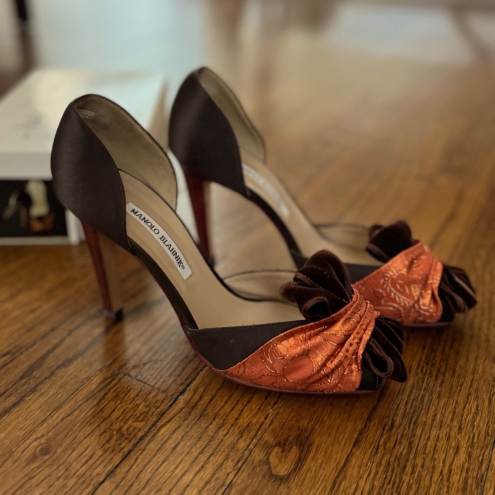Manolo Blahnik ONE OF A KIND! 4” Chocolate Satin/Velvet Stiletto with Red Heel.